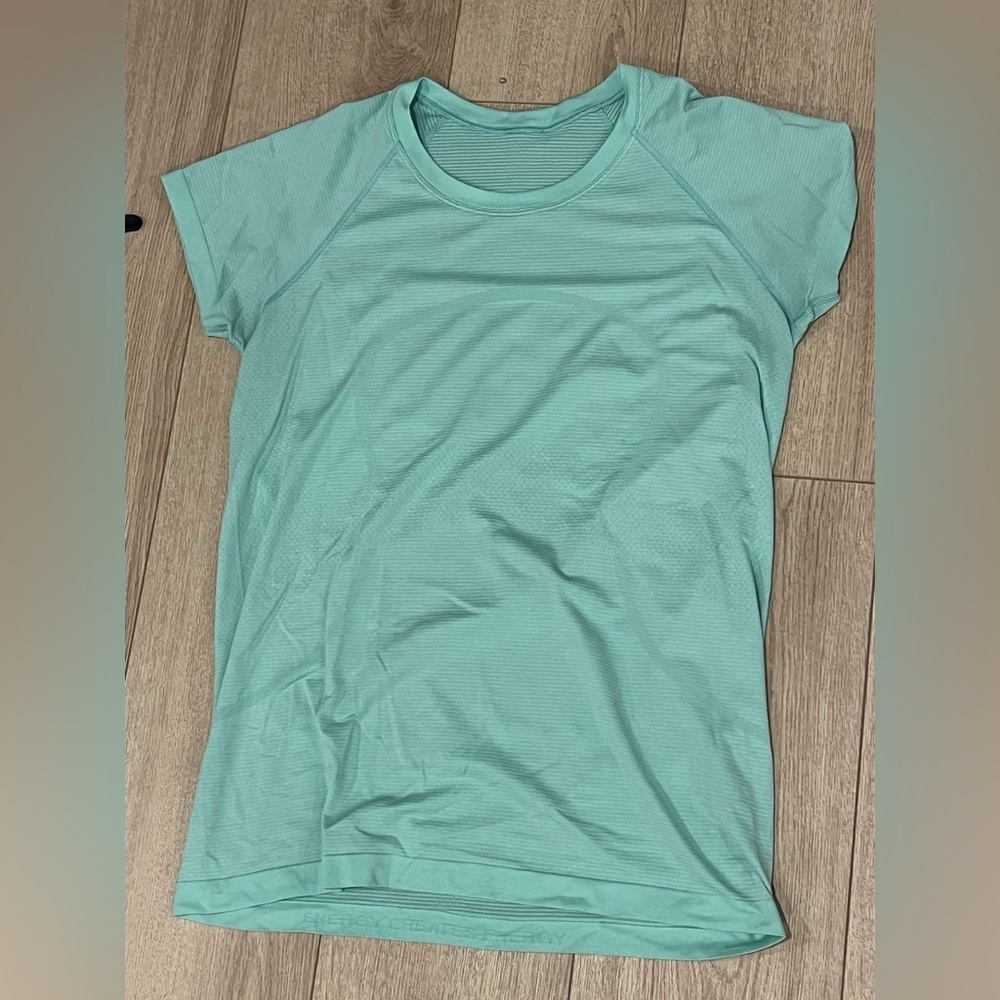 Lululemon Swiftly Tech Short-Sleeve Shirt 2.0
Hip Length - Teal